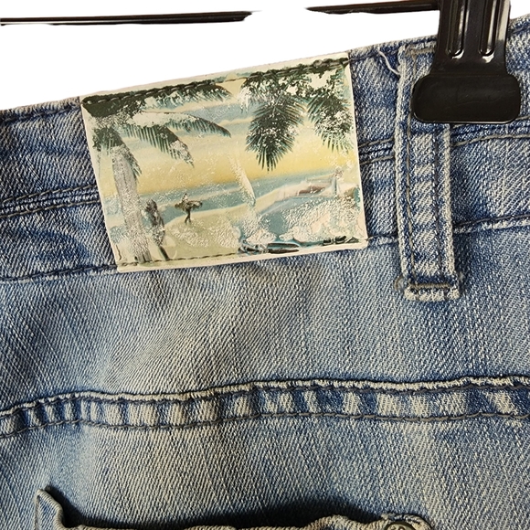 Denim cuffed jean shorts - Picture 3 of 8